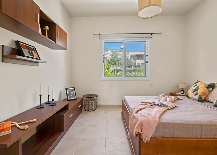 Orange Bliss Townhouse By Nomads